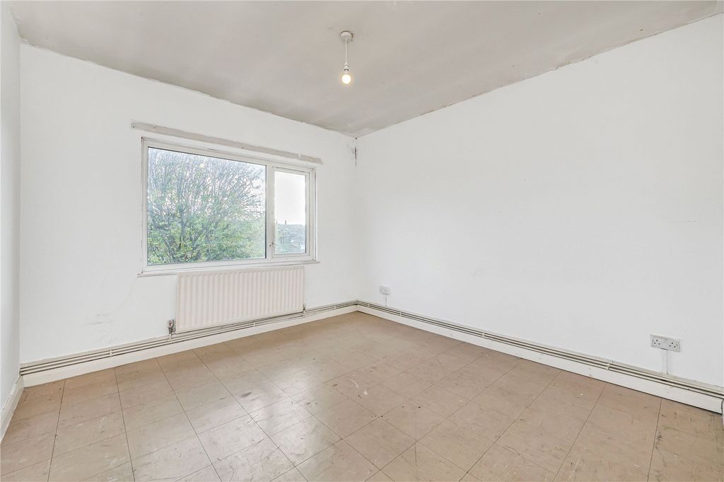 Property photo 3 of 6 Picture No. 09