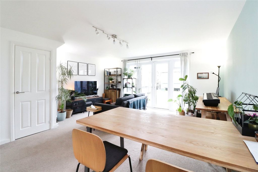 Property photo 3 of 14 Photography