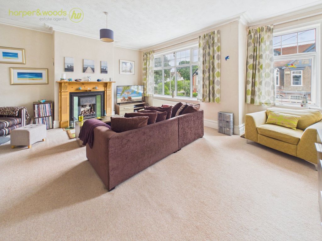 Property photo 2 of 42