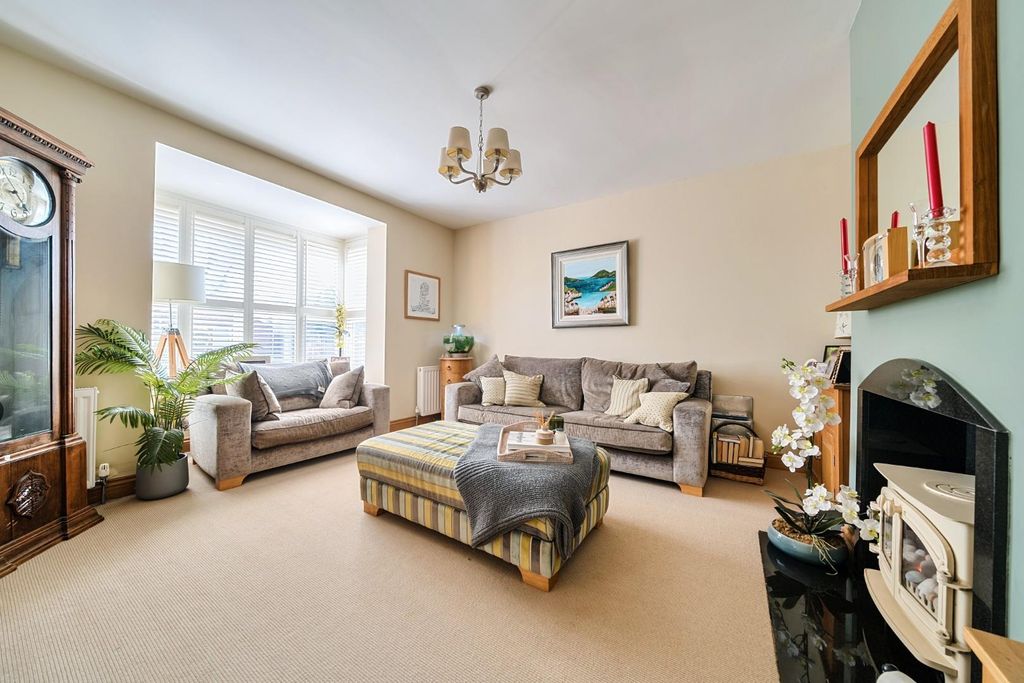 Property photo 3 of 19 1-69A82A8942d07-1410544-9-69A6d3A210E4E-1.Jpg