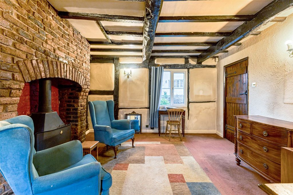 Property photo 2 of 16 Lounge