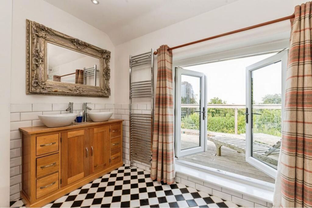 Property photo 3 of 24