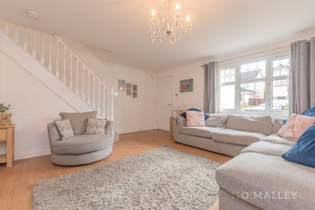 Property photo 2 of 12 Living Room