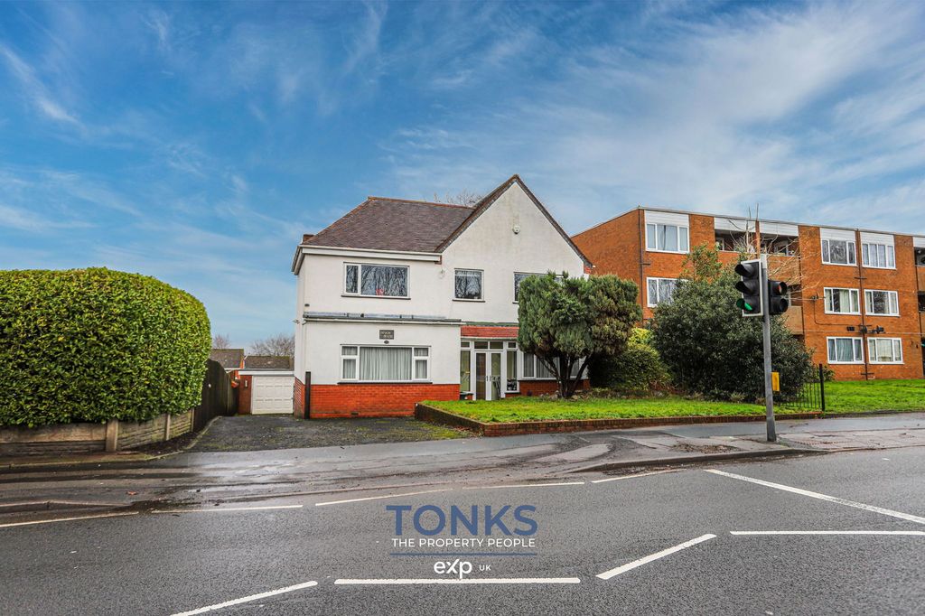 Property photo 1 of 28