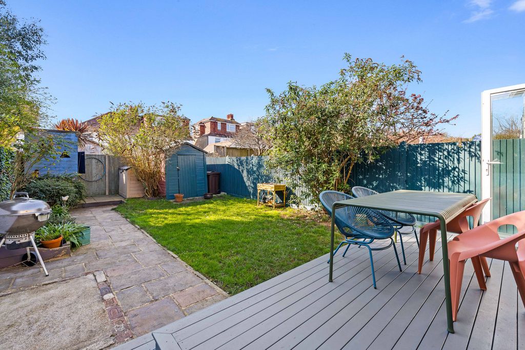 Property photo 3 of 19