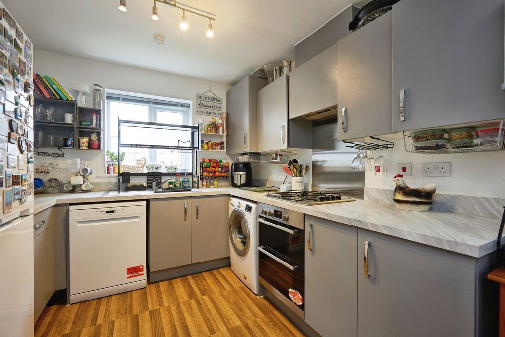Property photo 3 of 16