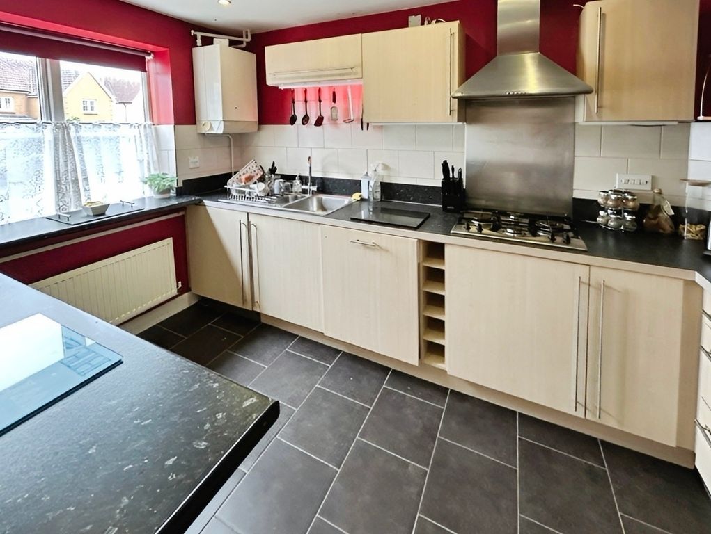 Property photo 2 of 10 Pbox-Kitchen-317238.Jpg