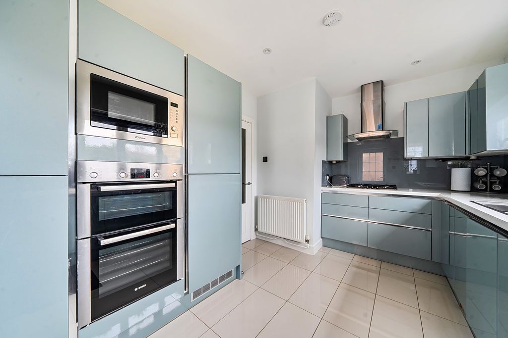 Property photo 2 of 22 Kitchen