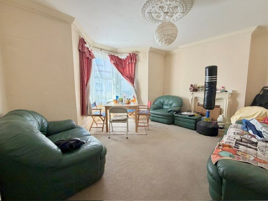 Property photo 3 of 10 Photo 3