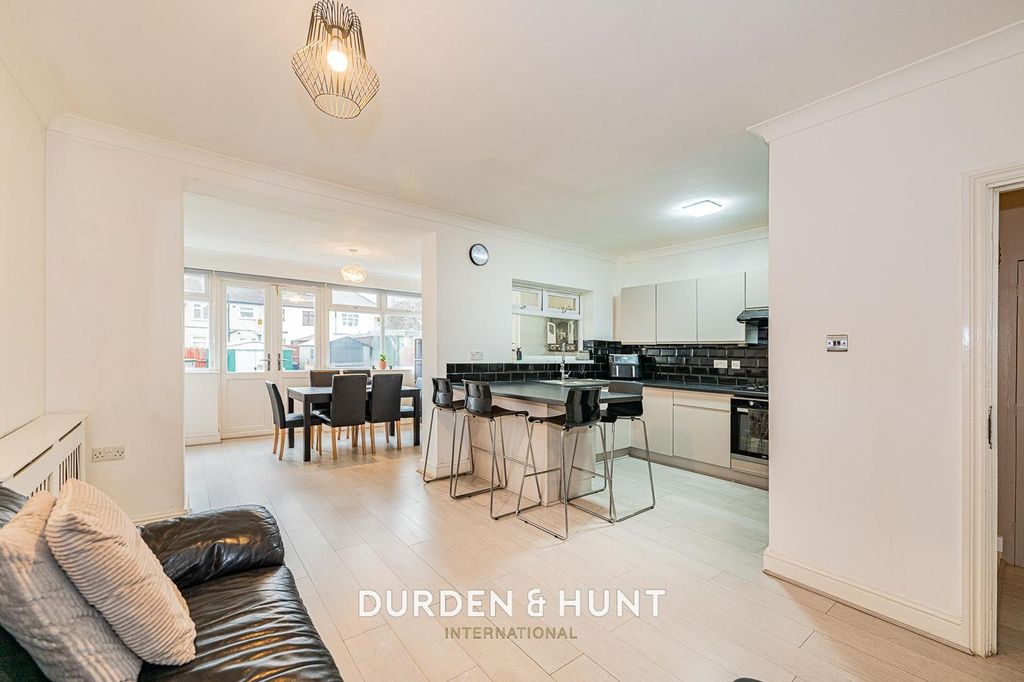 Property photo 1 of 23 Warley-15.Jpg