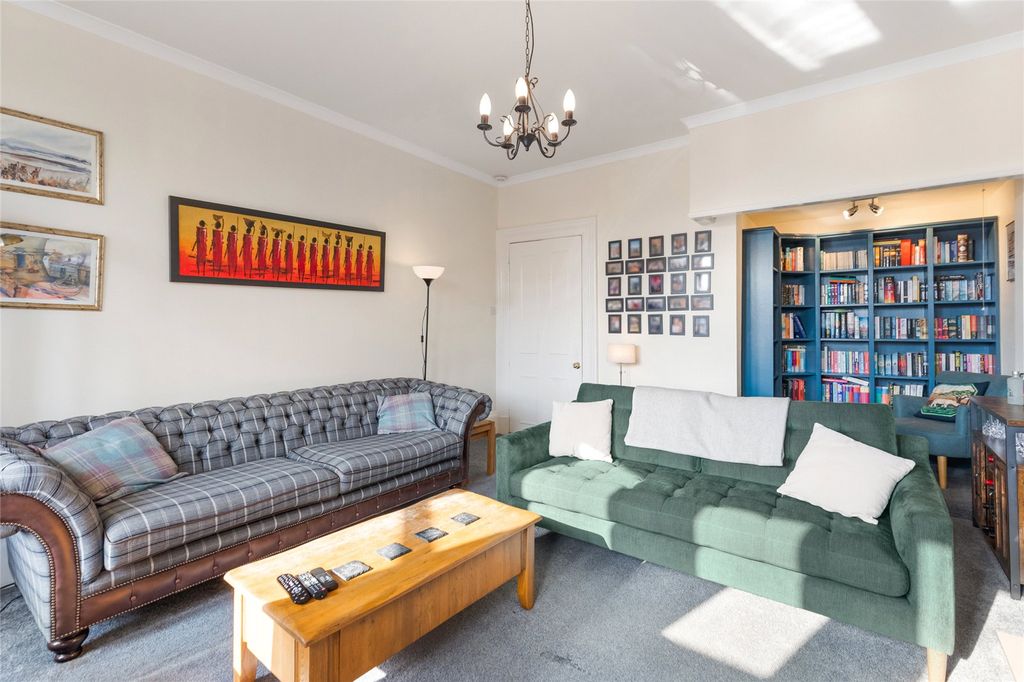 Property photo 3 of 26 Picture No. 25