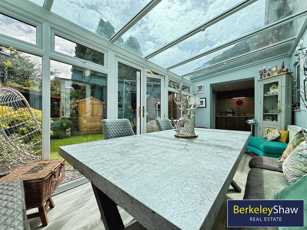 Property photo 3 of 23 Conservatory