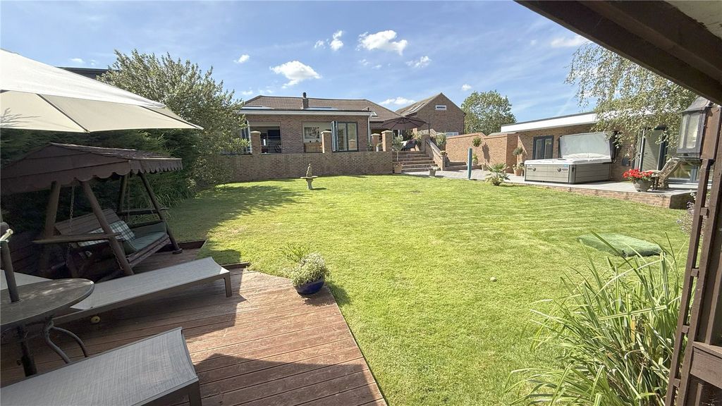 Property photo 3 of 42 Picture No. 36