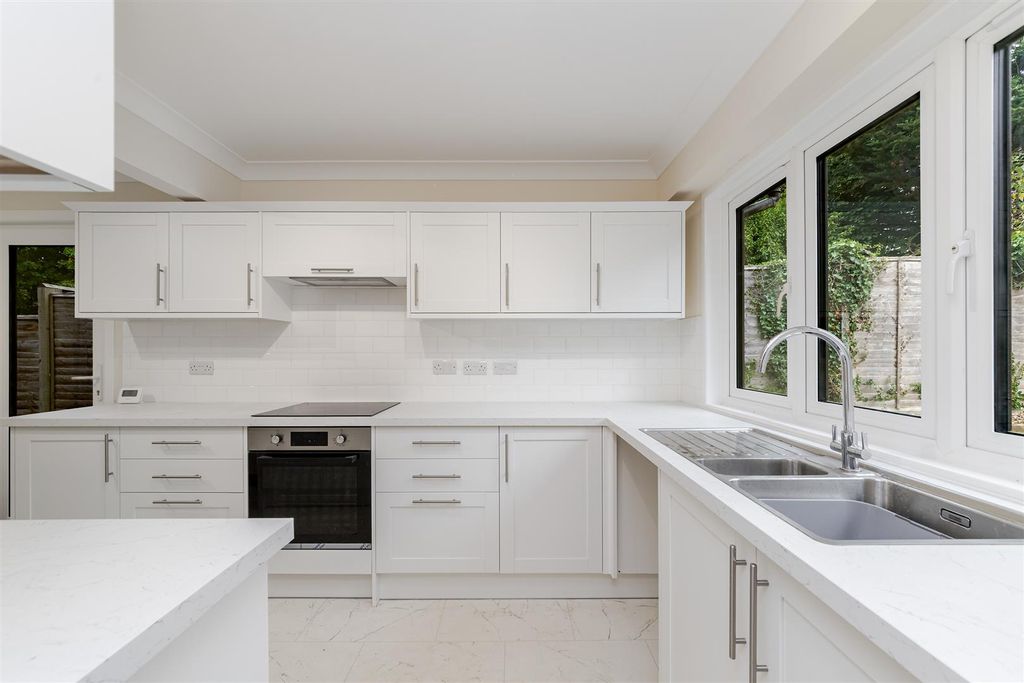 Property photo 3 of 27 39Newhousepark-21.Jpg