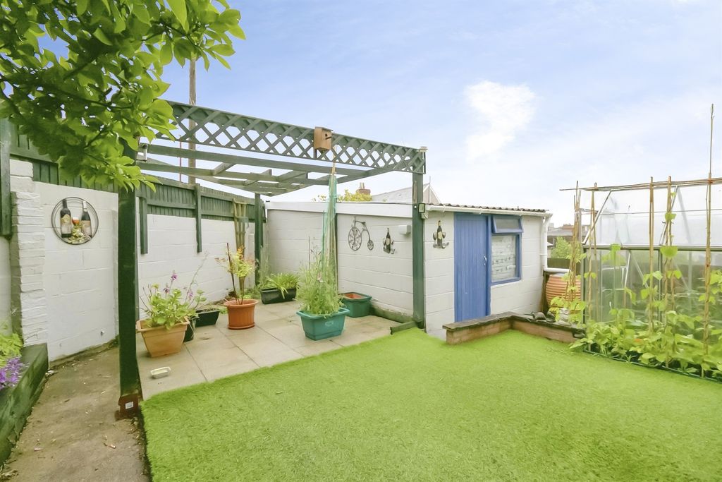 Property photo 2 of 20