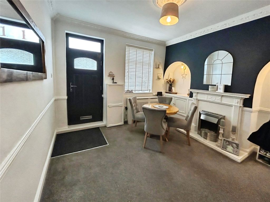 Property photo 2 of 15 Through Lounge/Diner