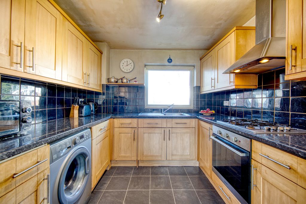 Property photo 3 of 15