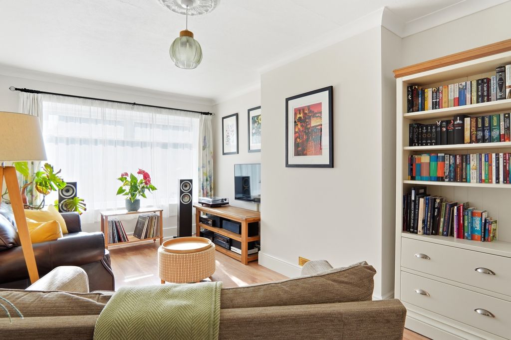 Property photo 3 of 15 Cherrywoodcrescent010