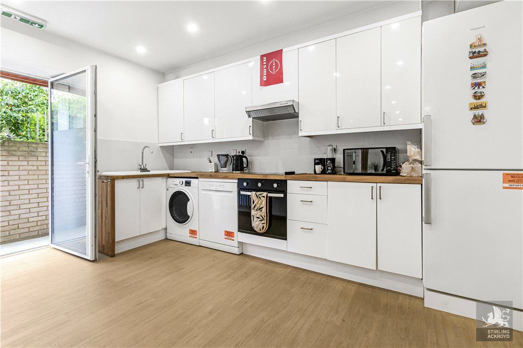 Property photo 2 of 24 Kitchen
