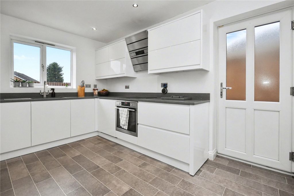 Property photo 3 of 20 Picture No. 17