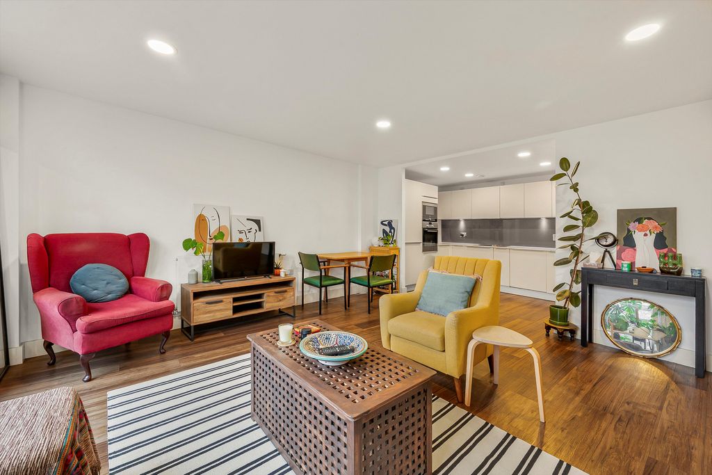 Property photo 1 of 12 Image