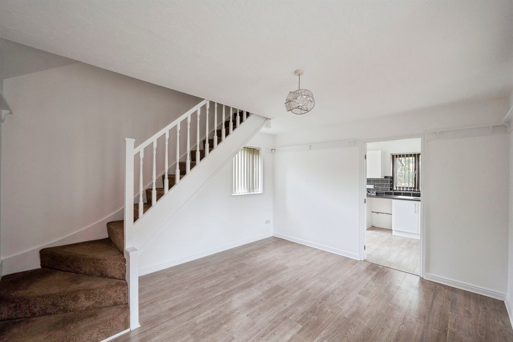 Property photo 3 of 5