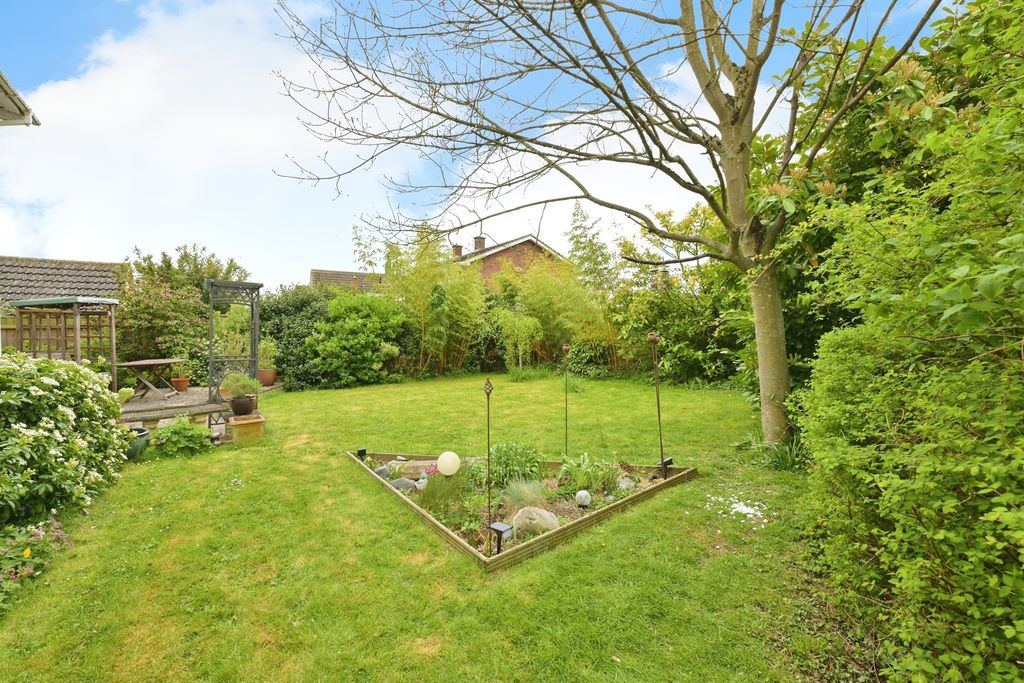 Property photo 2 of 20