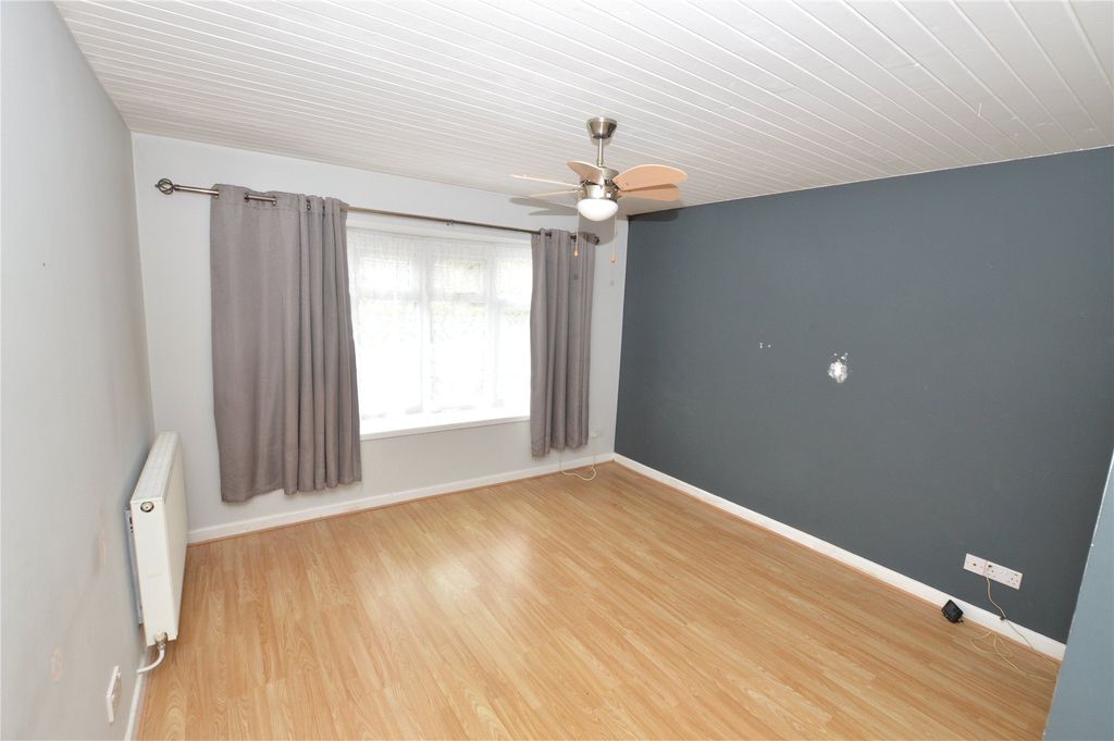 Property photo 3 of 9 3 - Picture No. 04