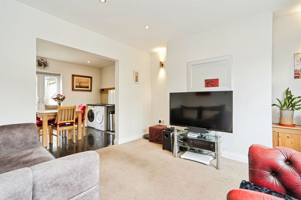 Property photo 3 of 16