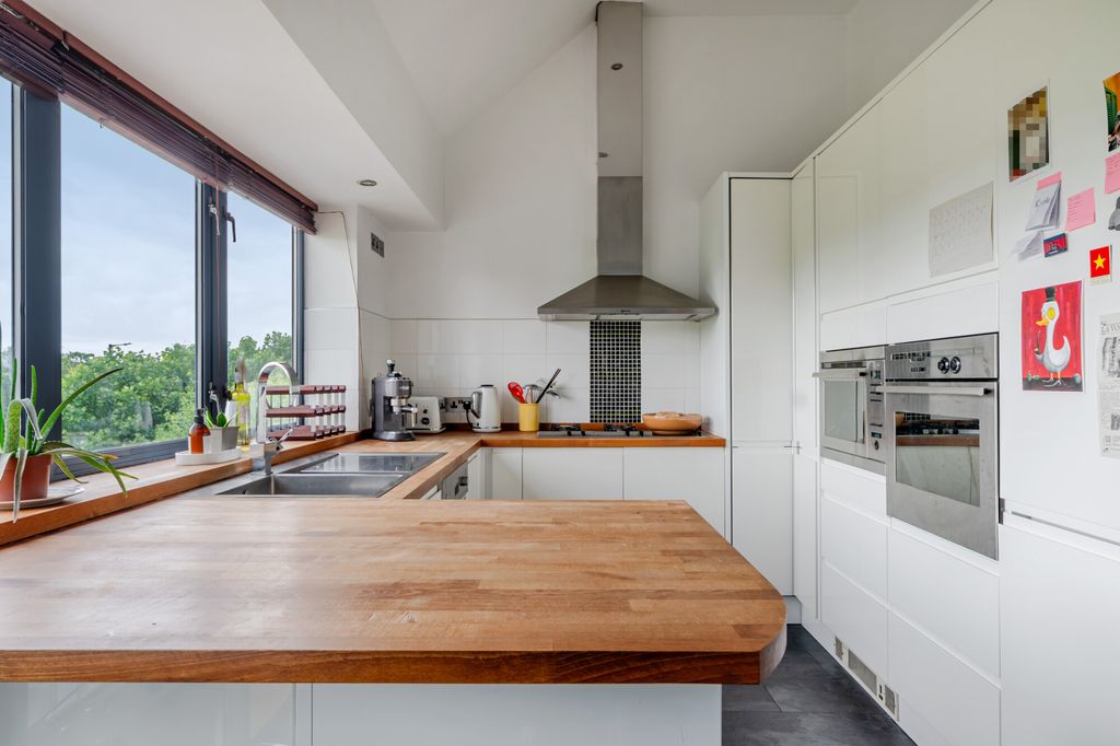 Additional image 13 of 2 bed penthouse for saleCumberland Road, Bristol BS1