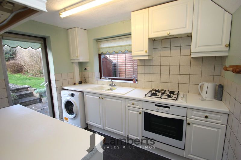 Property photo 3 of 18 Kitchen