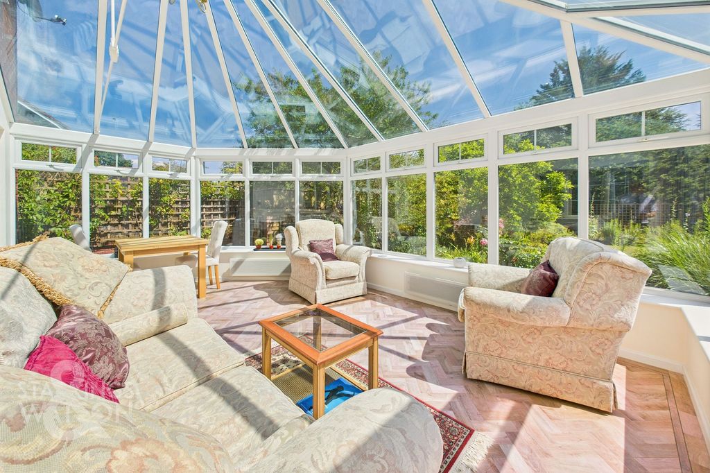 Property photo 2 of 31