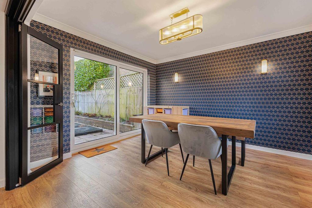 Property photo 2 of 32 Dining Room