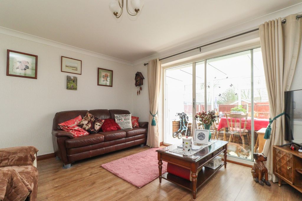 Property photo 3 of 13 Picture 3