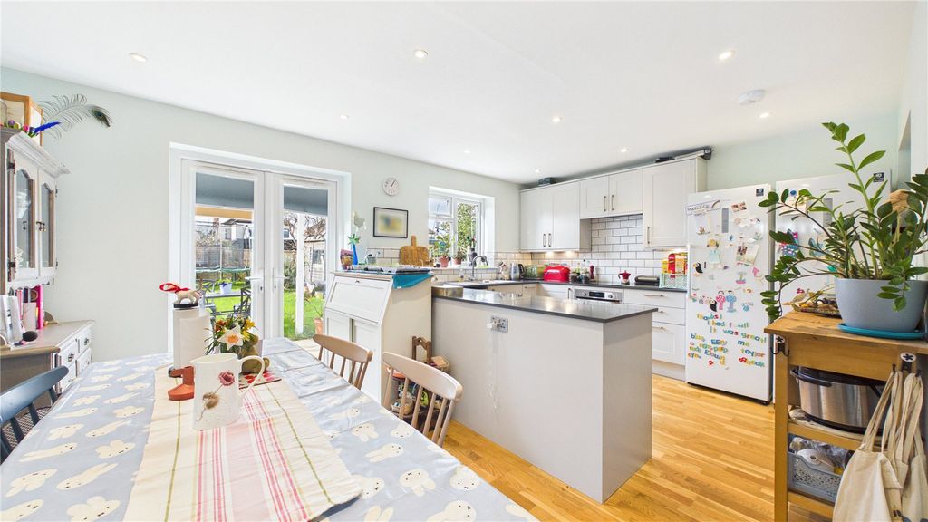 Property photo 3 of 16 Picture 3