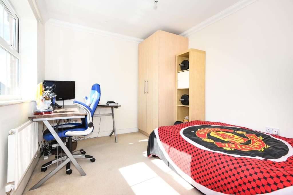 Property photo 2 of 8 Bedroom