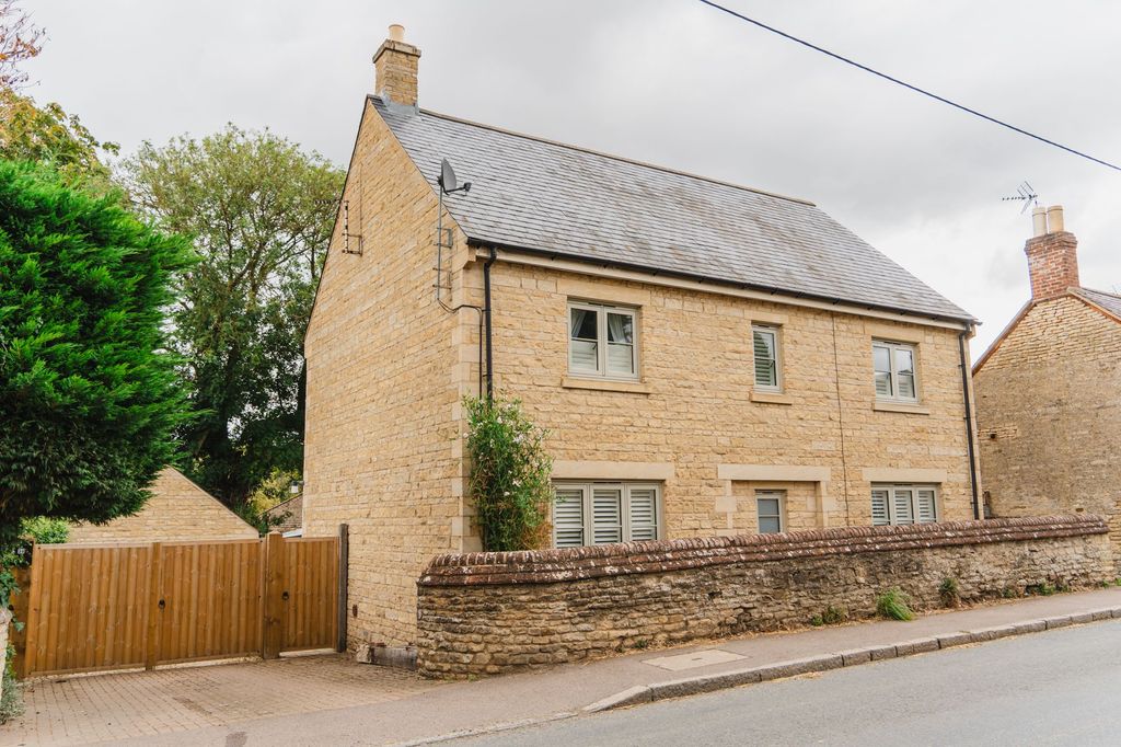 Property photo 1 of 36