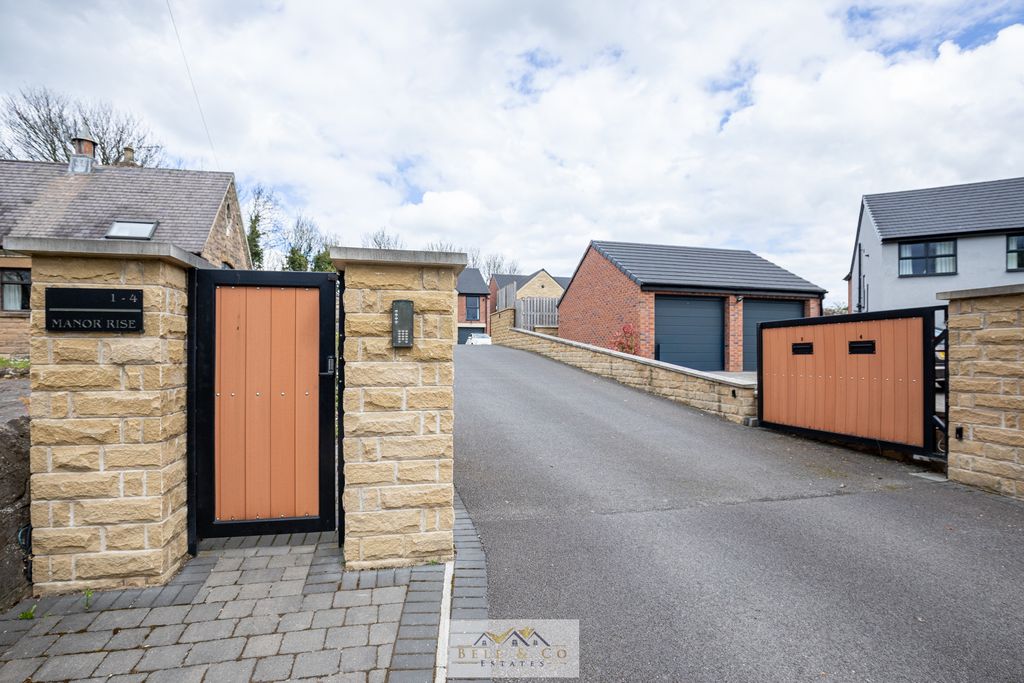 Property photo 2 of 37 Entrance