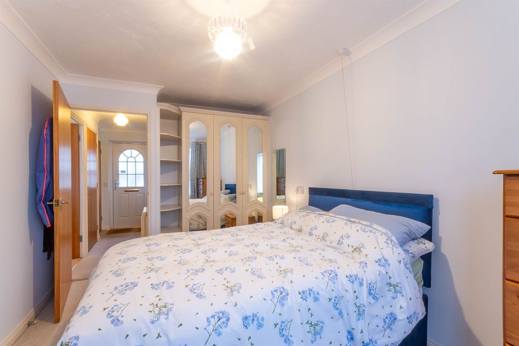 Property photo 2 of 14 Bedroom