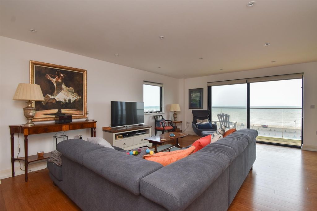 Additional image 6 of 2 bed flat for saleRock-A-Nore Road, Hastings TN34