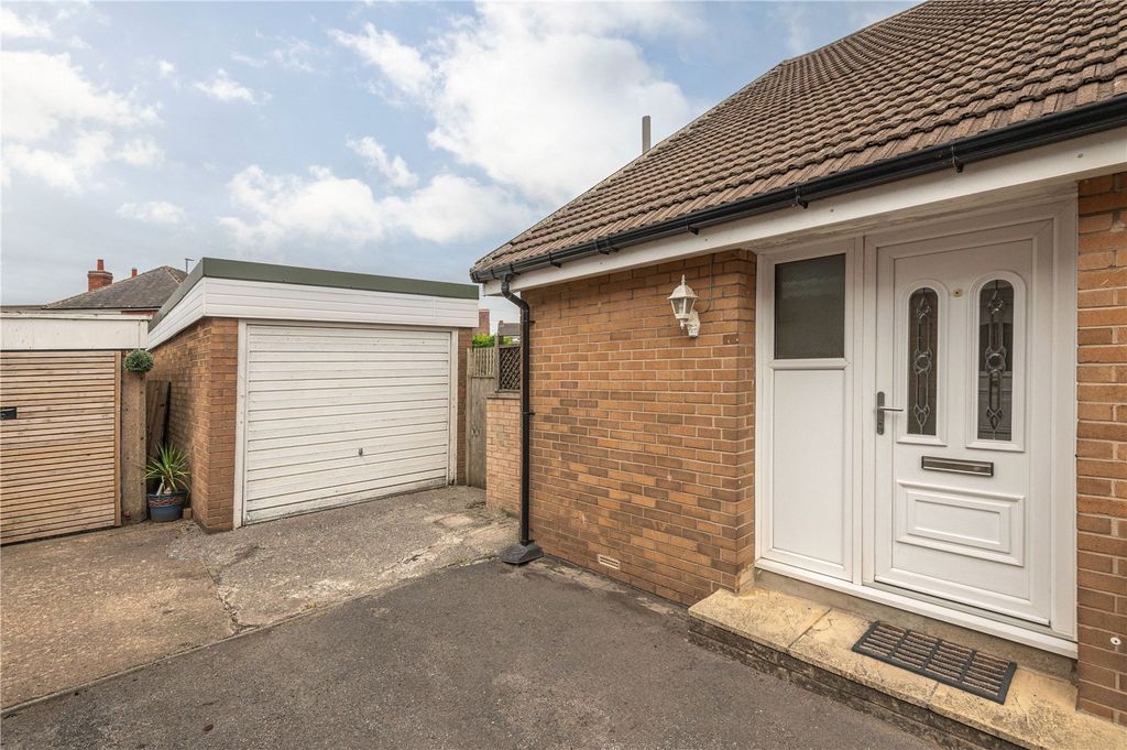 Property photo 2 of 14 Picture No. 19