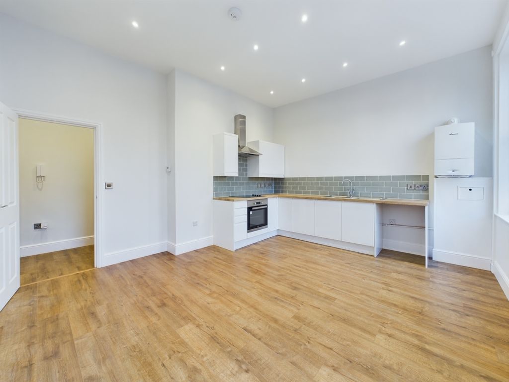 Property photo 1 of 10 Cam01791G0-Pr0084-Still002