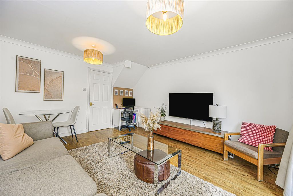 Property photo 3 of 23 17 Westfield Park Drive-12.Jpg