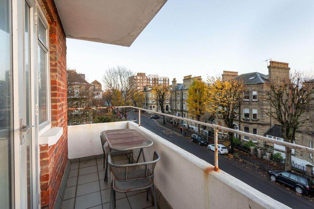 Property photo 2 of 12 Eaton Court-5.Jpg