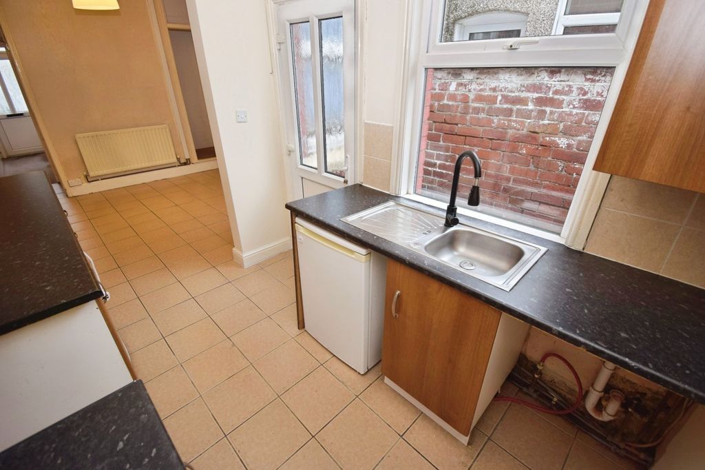 Property photo 2 of 13 Kitchen