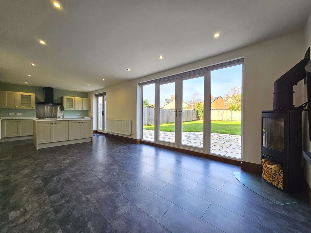 Property photo 2 of 16 Photo 5