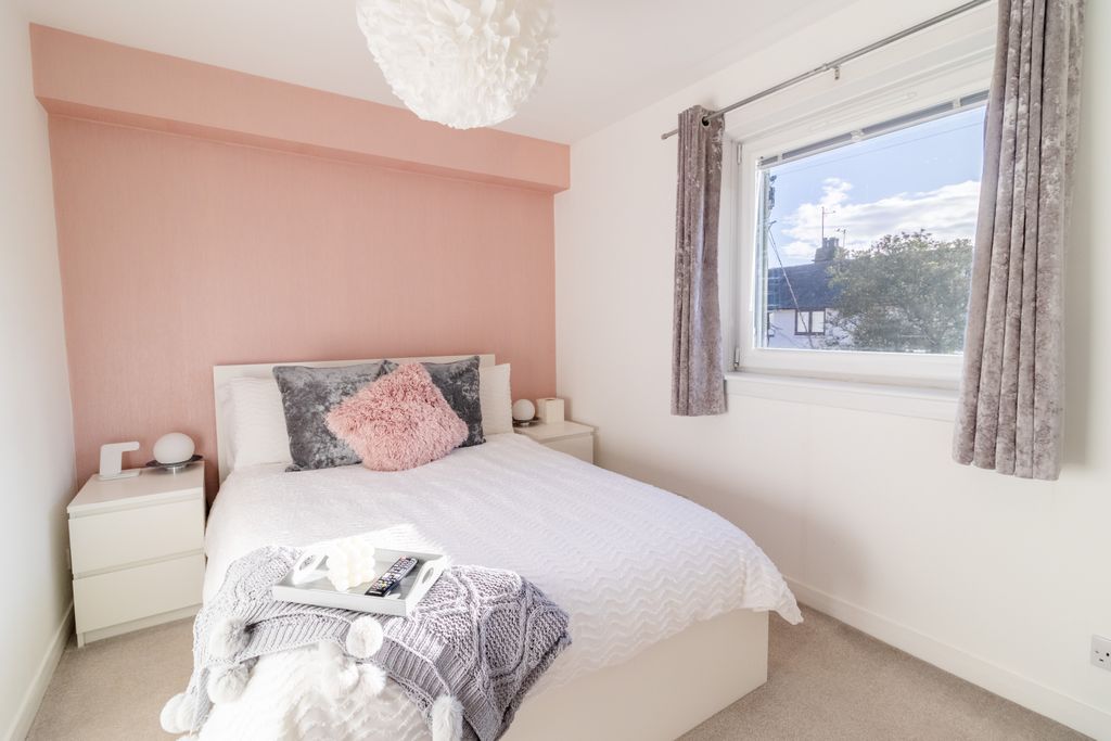 Property photo 3 of 21 Bedroom 1