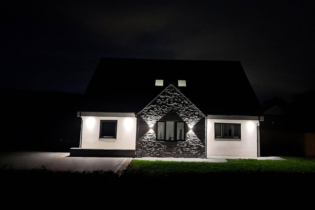 Property photo 2 of 30