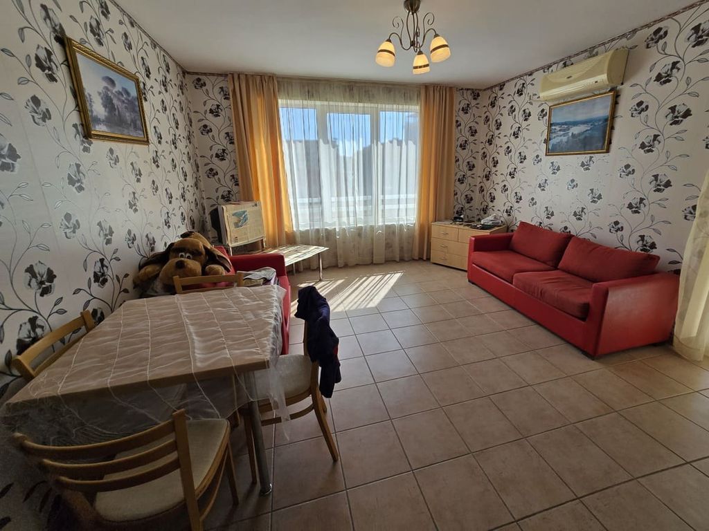 Property photo 3 of 14