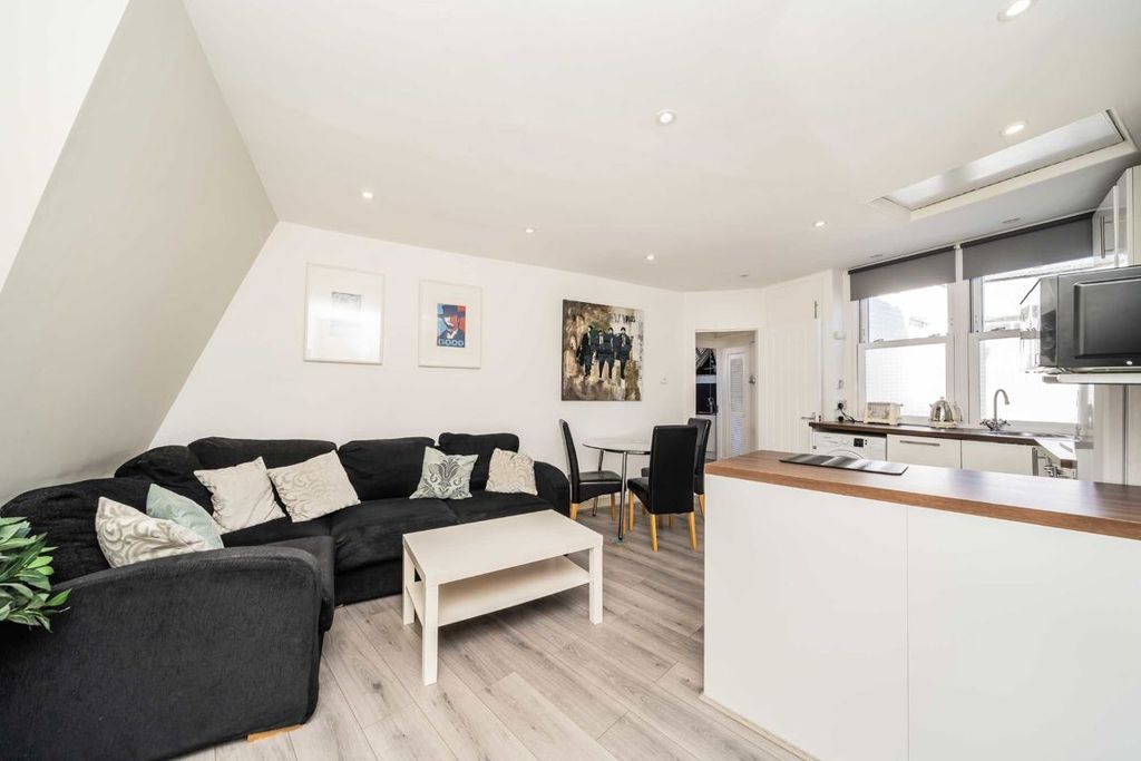 Property photo 3 of 5